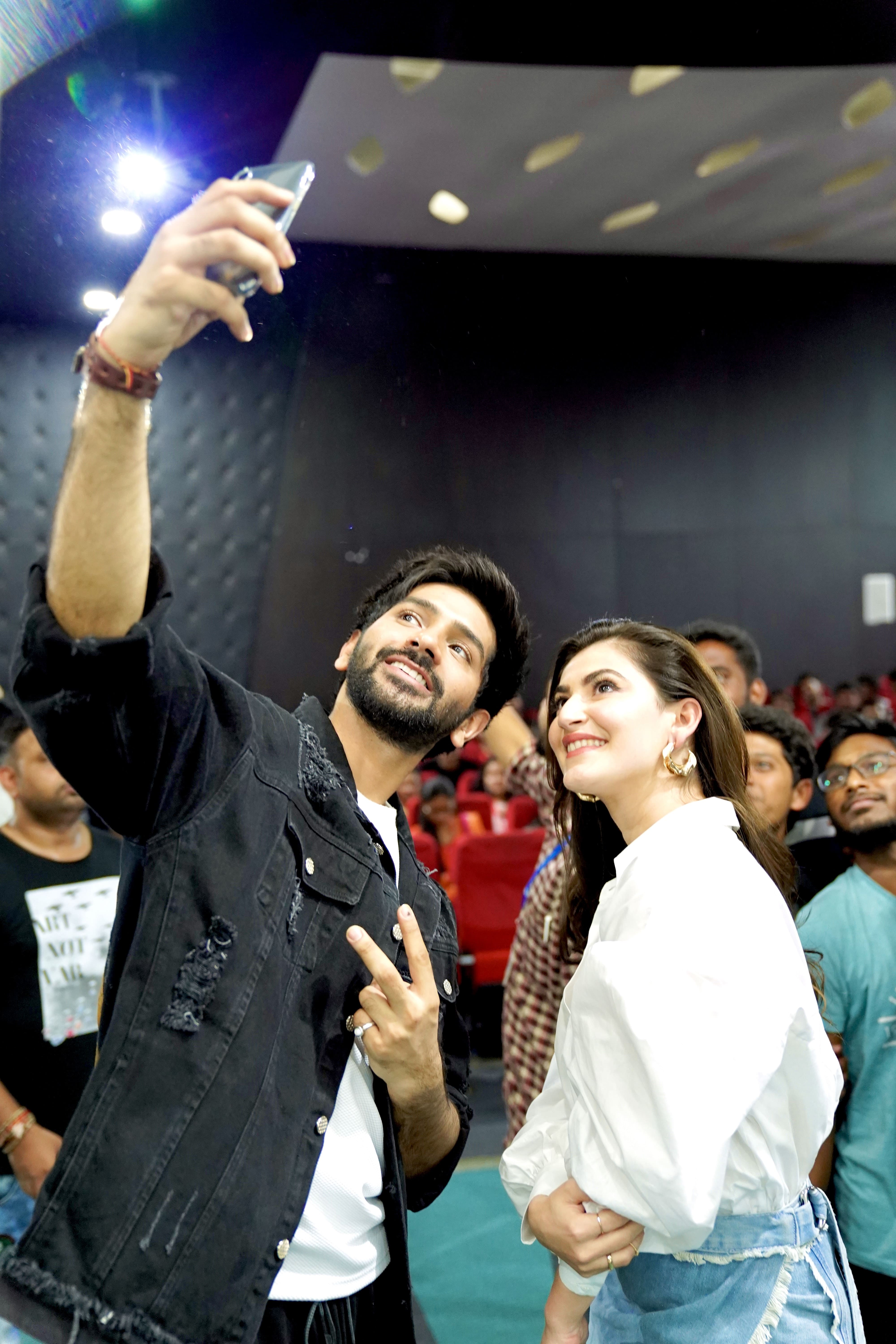 Celebrity Meet: Unknown Guest 1